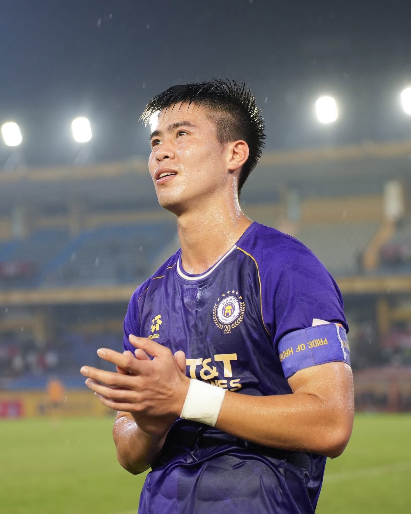 Duy Mạnh phẫu thuật tại Mỹ 2026: H&agrave;nh tr&igrave;nh phục hồi chấn thương đầy cảm x&uacute;c - Ảnh 3.