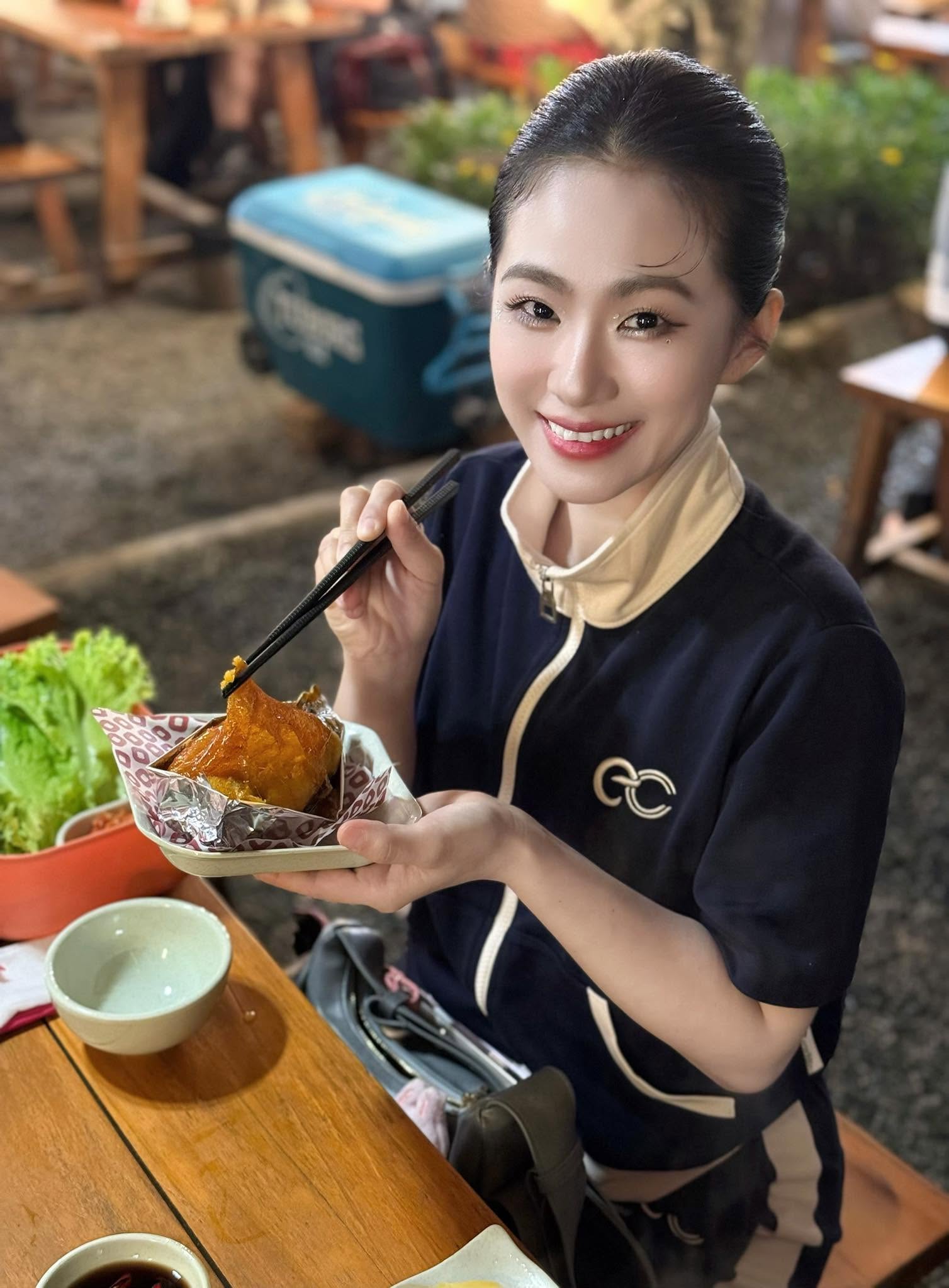 Lương B&iacute;ch Hữu sinh nhật 42 tuổi trẻ trung bất ngờ , kh&ocirc;ng thẩm mỹ như ma c&agrave; rồng - Ảnh 3.