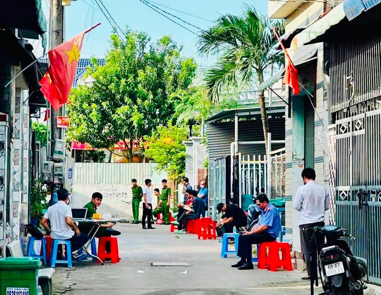 Vụ án mạng 3 mẹ con tử vong ở Đồng Nai: Nghi phạm đột nhập từ mái nhà - Ảnh 1. Vụ án mạng 3 mẹ con tử vong ở Đồng Nai: Nghi phạm đột nhập từ mái nhà - Ảnh 1.