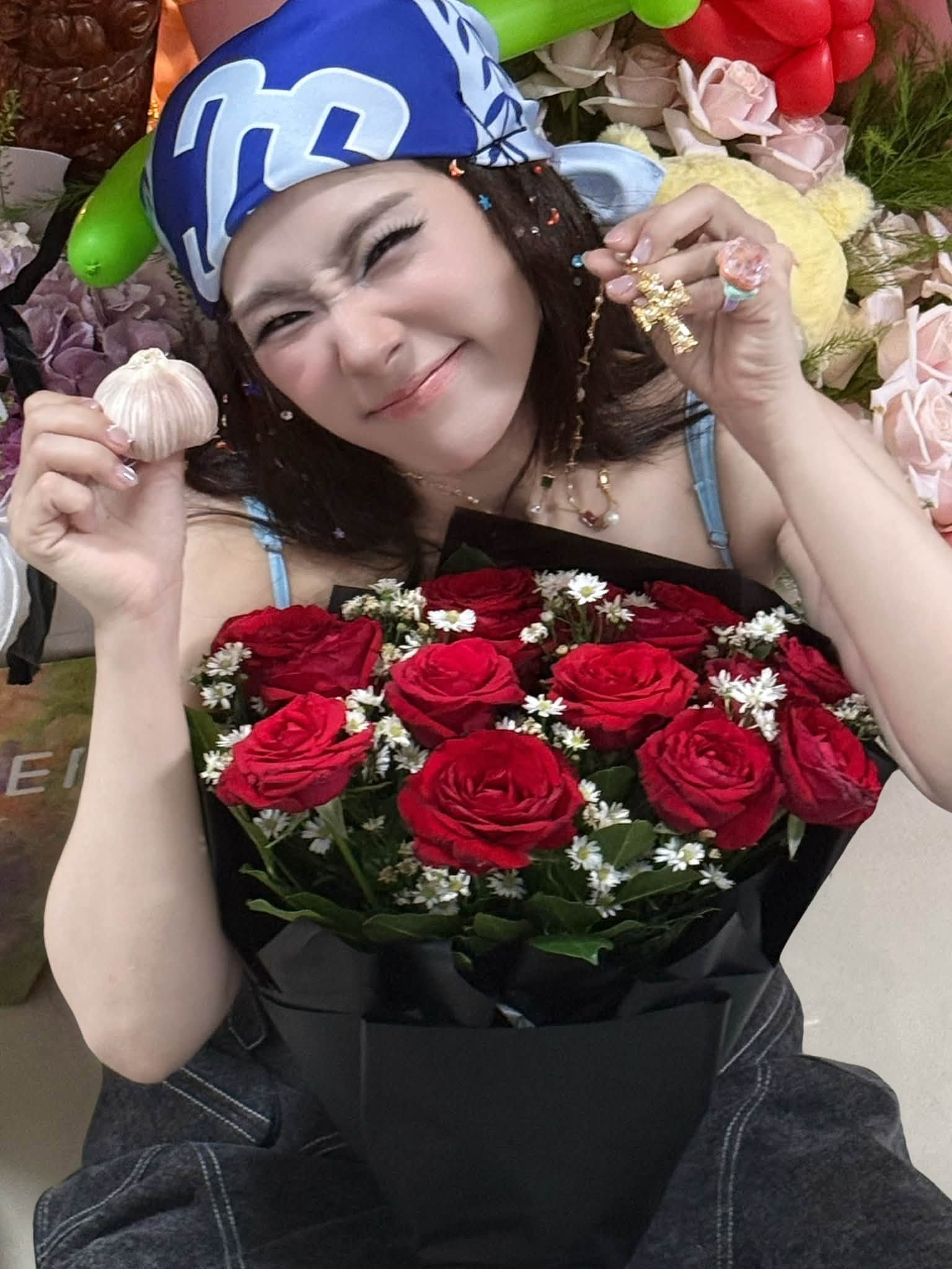 Lương B&iacute;ch Hữu sinh nhật 42 tuổi trẻ trung bất ngờ , kh&ocirc;ng thẩm mỹ như ma c&agrave; rồng - Ảnh 2.