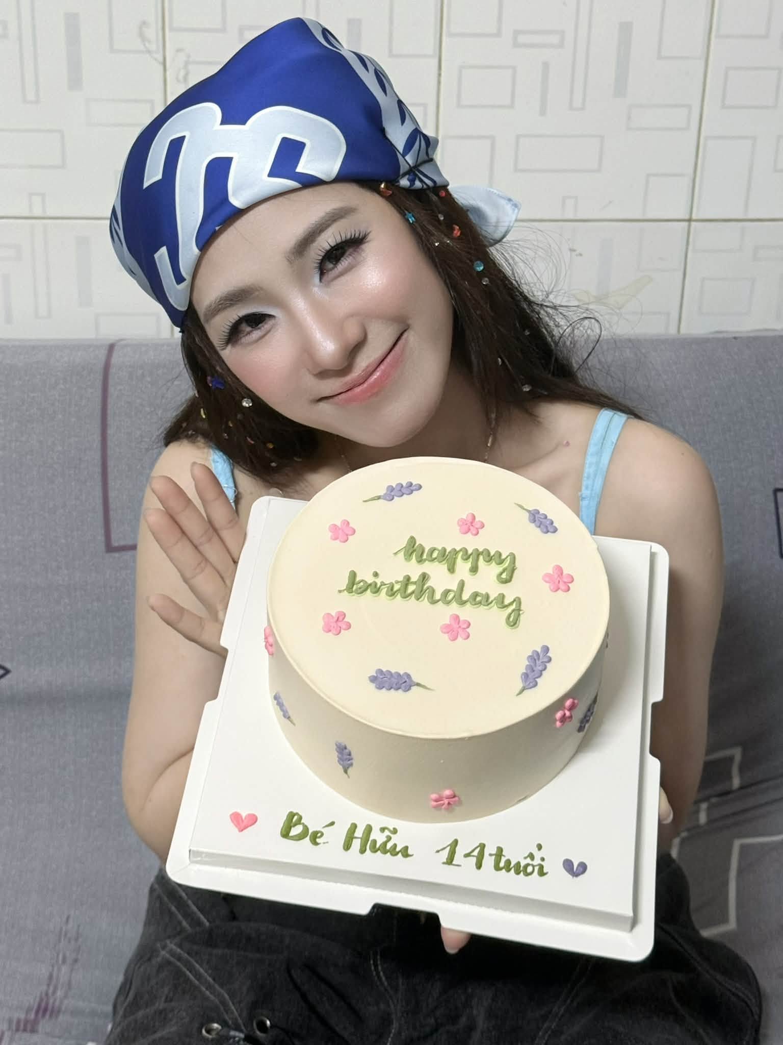 Lương B&iacute;ch Hữu sinh nhật 42 tuổi trẻ trung bất ngờ , kh&ocirc;ng thẩm mỹ như ma c&agrave; rồng - Ảnh 1.