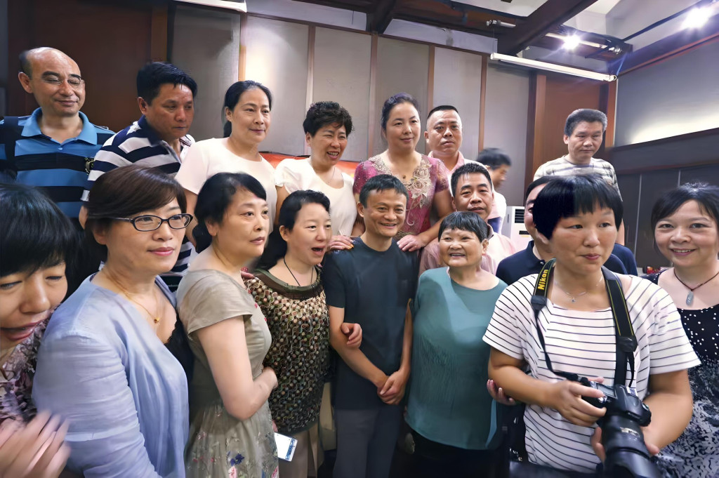 Jack Ma v&agrave; triết l&yacute; gi&aacute;o dục: Những b&agrave;i học q&uacute;y gi&aacute; từ cuộc sống giản dị - Ảnh 4.