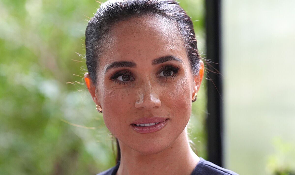 Meghan Markle bị chỉ tr&iacute;ch v&igrave; lo lắng chuyện đưa con đi học ở Anh - Ảnh 1.