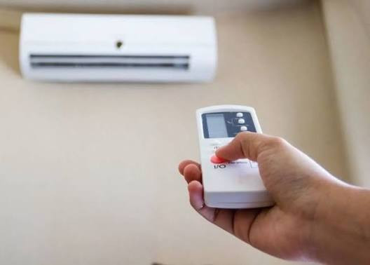 Lời khuyên cho gia đình tắt điều hòa bằng remote tiết kiệm điện năng và an toàn - Ảnh 1. Lời khuyên cho gia đình tắt điều hòa bằng remote tiết kiệm điện năng và an toàn - Ảnh 1.