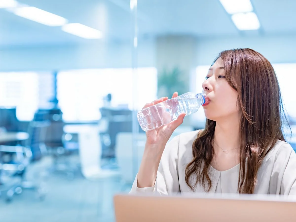 3 Th&oacute;i quen đơn giản gi&uacute;p tỉnh t&aacute;o cả ng&agrave;y m&agrave; kh&ocirc;ng cần c&agrave; ph&ecirc; - Ảnh 3.
