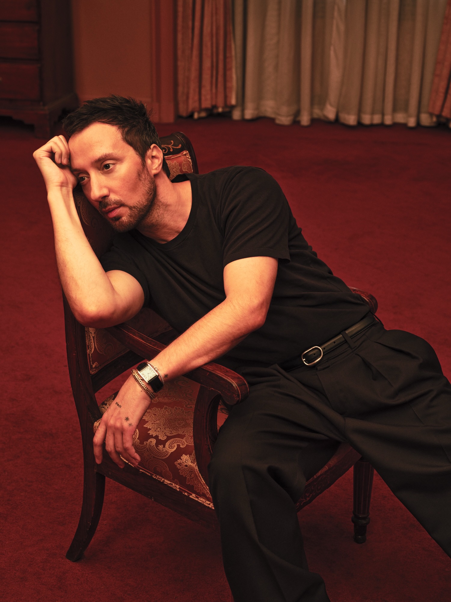Anthony Vaccarello rời Saint Laurent: Chương mới cho thời trang đẹp 2026 - Ảnh 4.