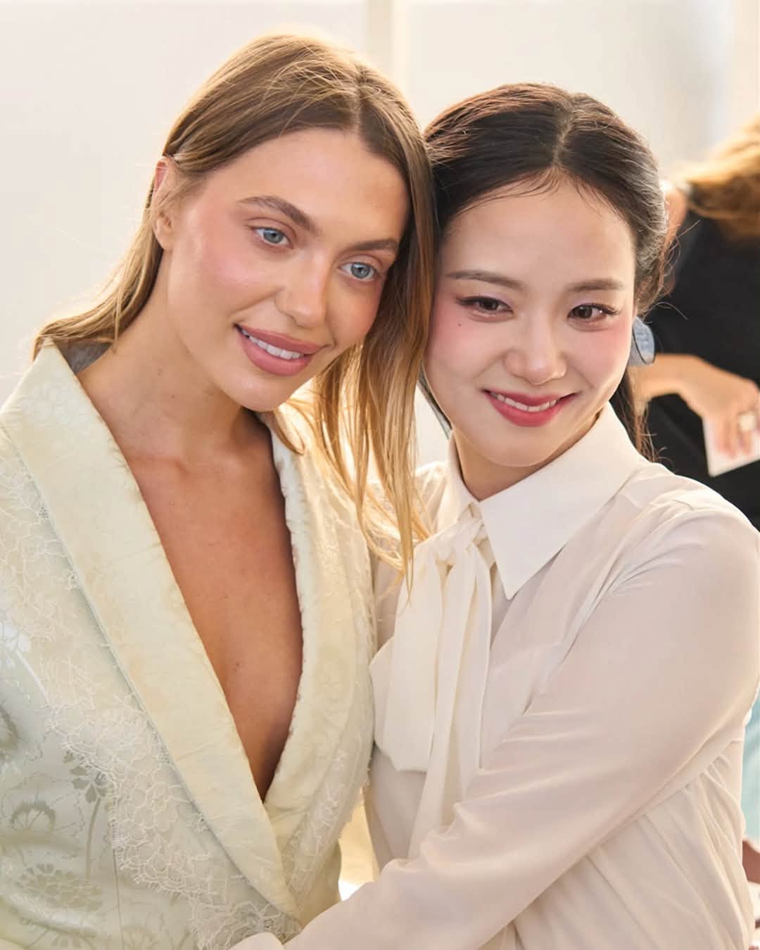 Jisoo v&agrave; những trang phục g&acirc;y tranh c&atilde;i tại Fashion Week 2026 - Ảnh 11.