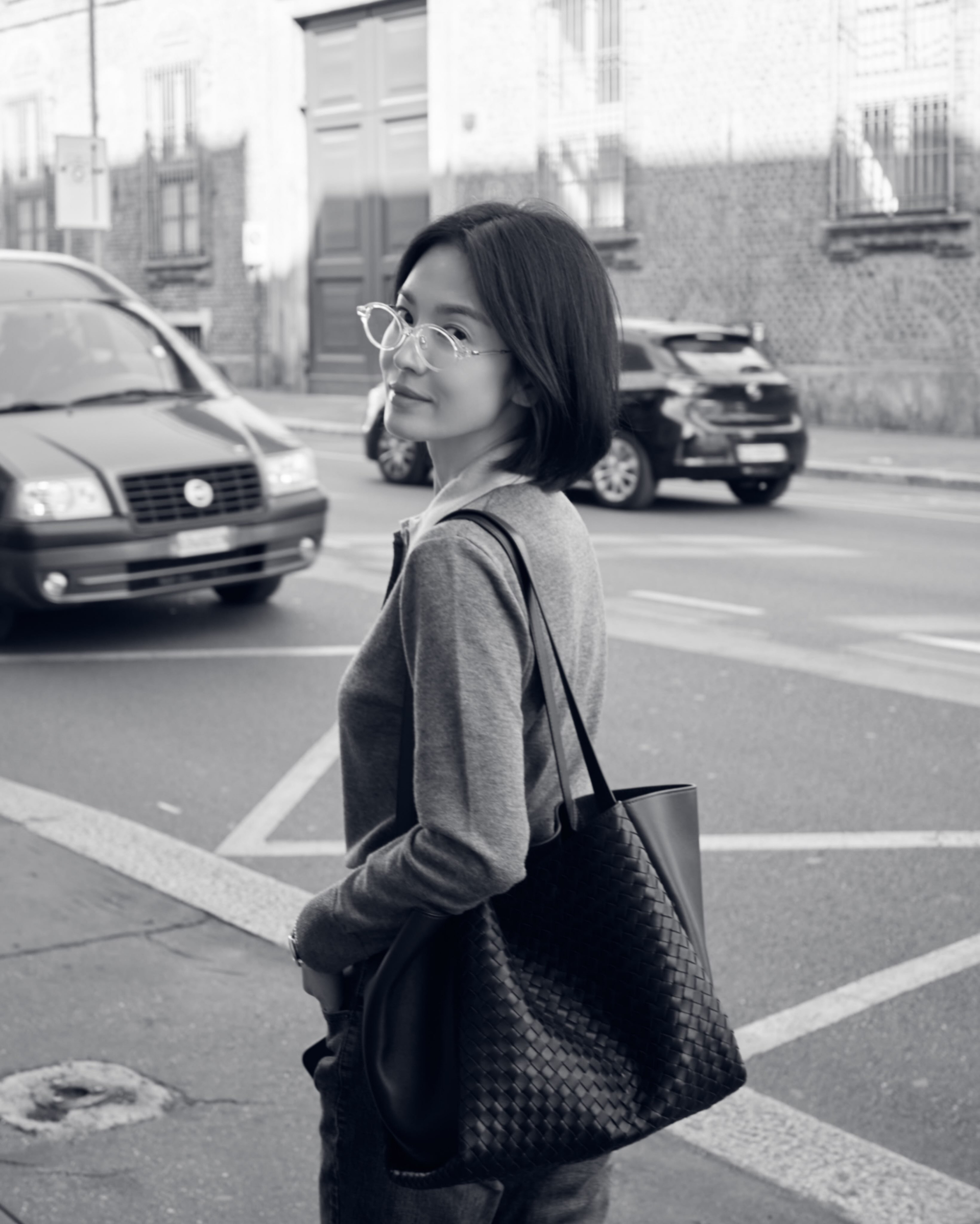 Song Hye Kyo g&acirc;y ấn tượng với phong c&aacute;ch thanh lịch v&agrave; trưởng th&agrave;nh tại Milan 2026 - Ảnh 5.