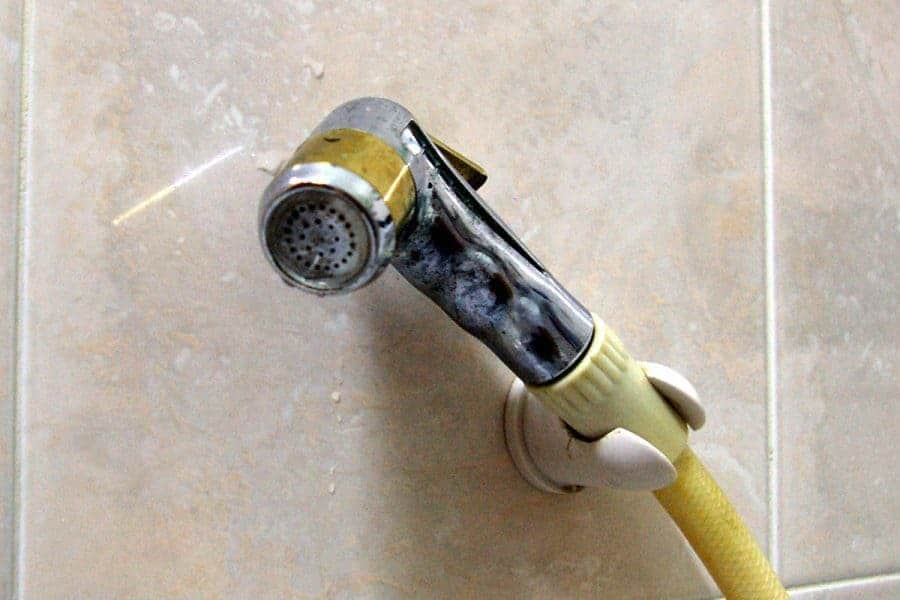 Vòi xịt vệ sinh: Tại sao trở thành chân lý ở Việt Nam nhưng lại vắng bóng ở Âu Mỹ? - Ảnh 2. Vòi xịt vệ sinh: Tại sao trở thành chân lý ở Việt Nam nhưng lại vắng bóng ở Âu Mỹ? - Ảnh 2.