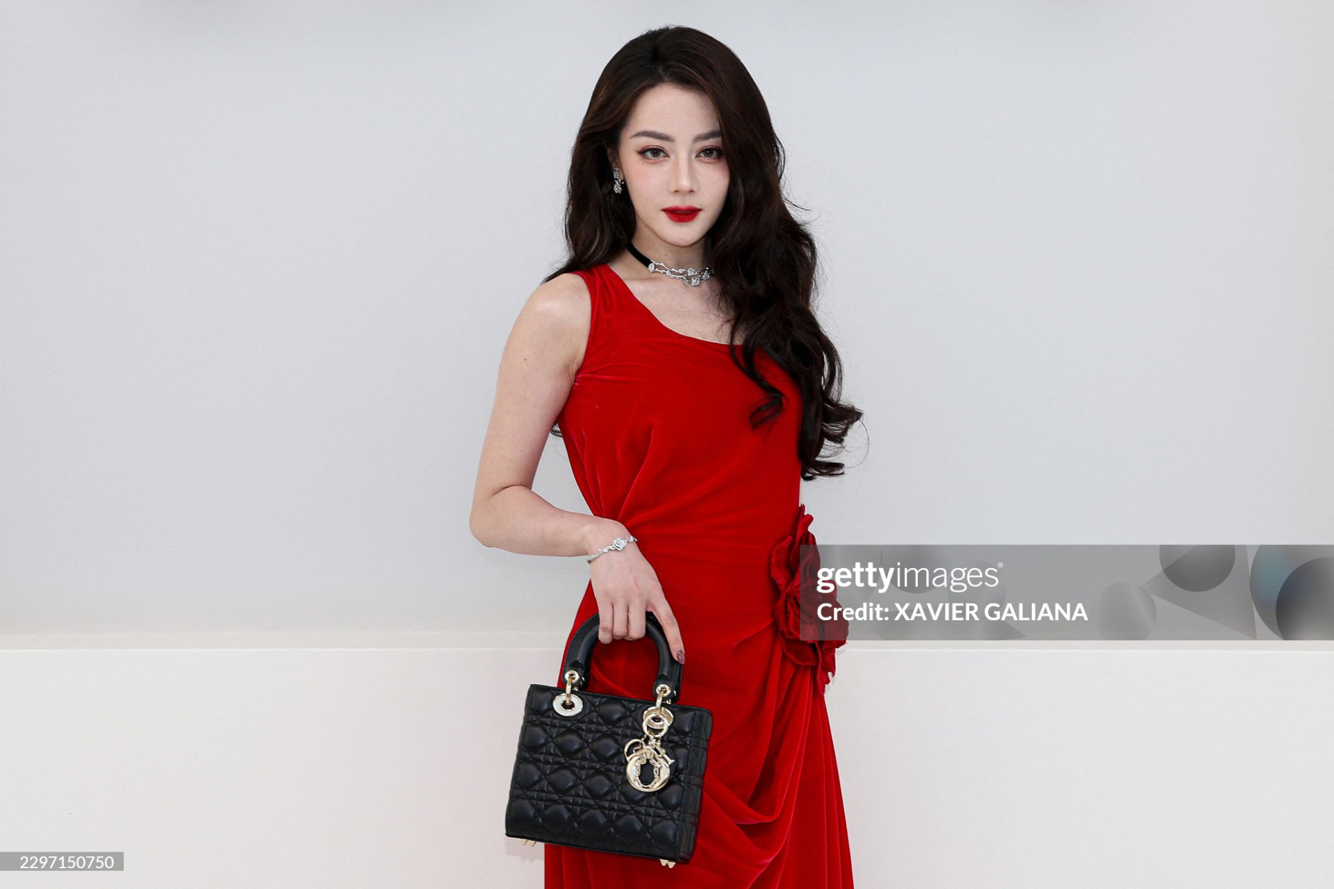 Jisoo , Jang Wonyoung và Địch Lệ Nhiệt Ba tỏa sáng tại show Dior 2026 - Ảnh 10. Jisoo , Jang Wonyoung và Địch Lệ Nhiệt Ba tỏa sáng tại show Dior 2026 - Ảnh 10.