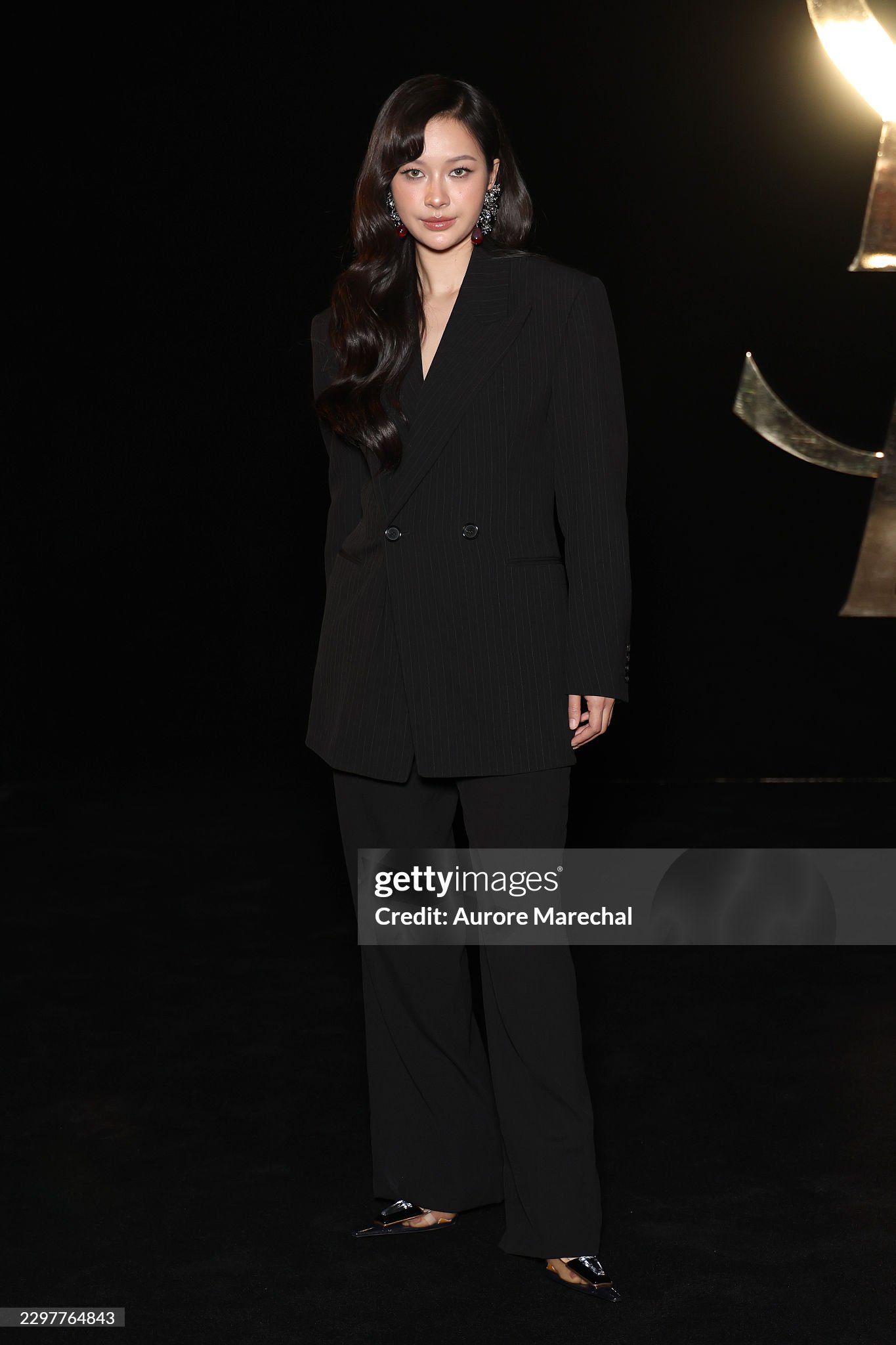 Ros&eacute; v&agrave; Jun Ji Hyun tỏa s&aacute;ng tại Saint Laurent SS27 , ghi dấu ấn thời trang tuyệt đẹp - Ảnh 16.