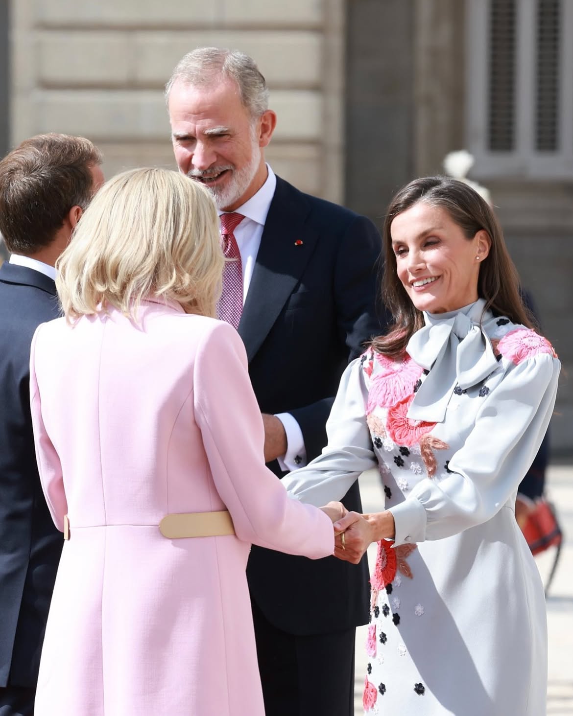 Vương hậu Letizia tỏa s&aacute;ng với chiếc v&aacute;y Pertegaz trong lễ đ&oacute;n Tổng thống Ph&aacute;p tại Madrid - Ảnh 7.