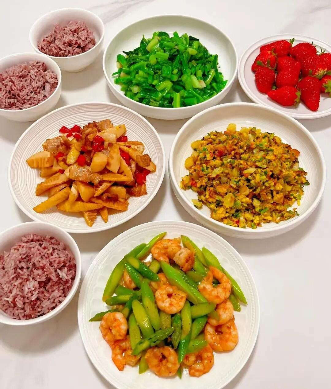 L&ecirc;n sẵn thực đơn bữa tối cả tuần ngon miệng v&agrave; độc đ&aacute;o để mỗi ng&agrave;y kh&ocirc;ng phải nghĩ 