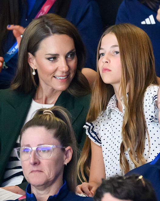 C&ocirc;ng ch&uacute;a Charlotte 11 tuổi nối nghiệp mẹ theo c&aacute;ch đặc biệt: Gia nhập đội netball, vợ chồng William v&agrave; Kate đ&iacute;ch th&acirc;n đưa con đi thi đấu - Ảnh 1.