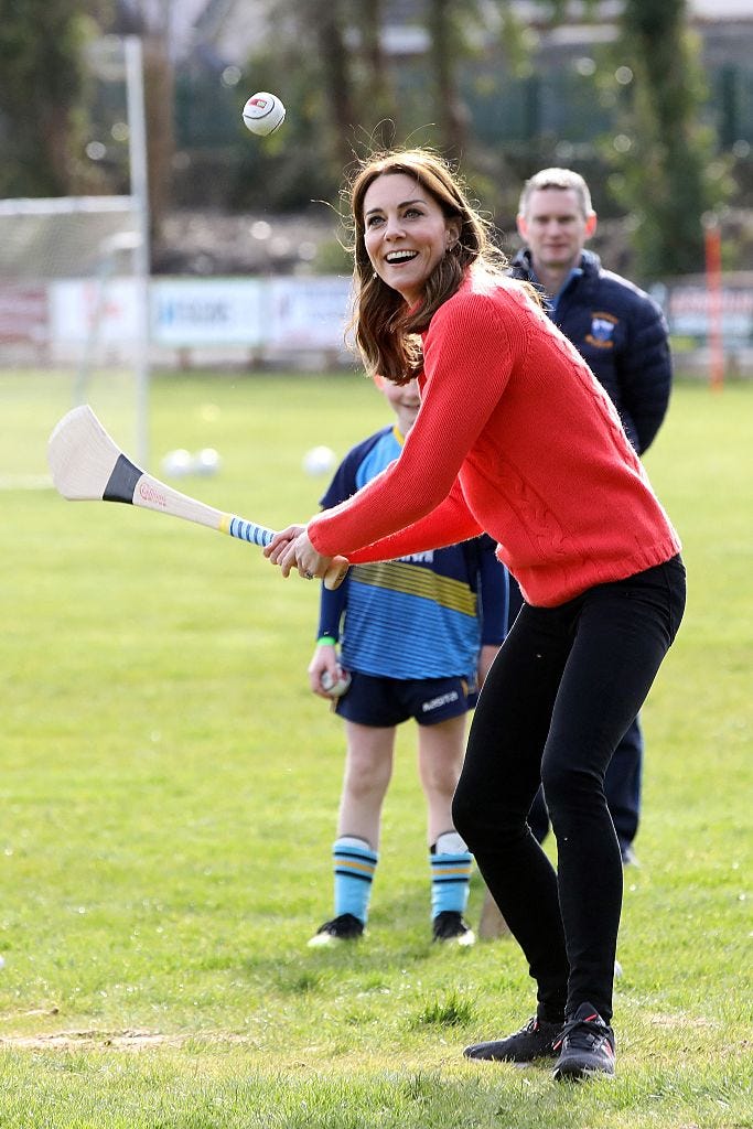 C&ocirc;ng ch&uacute;a Charlotte 11 tuổi nối nghiệp mẹ theo c&aacute;ch đặc biệt: Gia nhập đội netball, vợ chồng William v&agrave; Kate đ&iacute;ch th&acirc;n đưa con đi thi đấu - Ảnh 9.