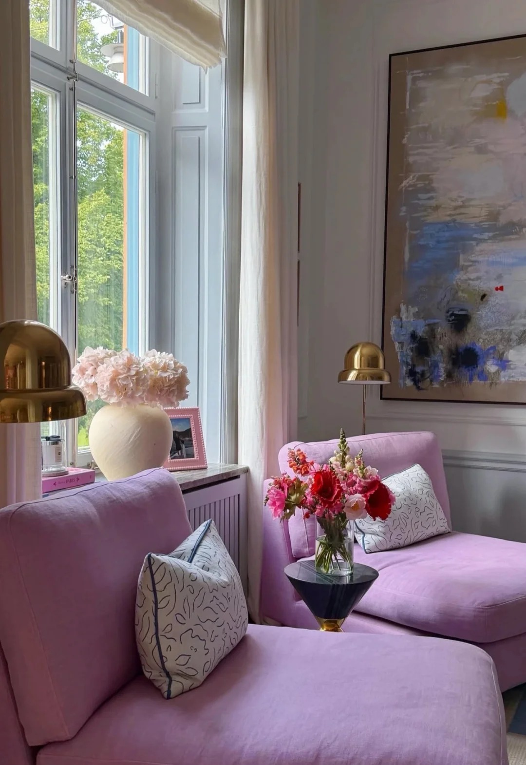 Căn nh&agrave; gam pastel của nữ thiết kế Thụy Điển kh&ocirc;ng hề 