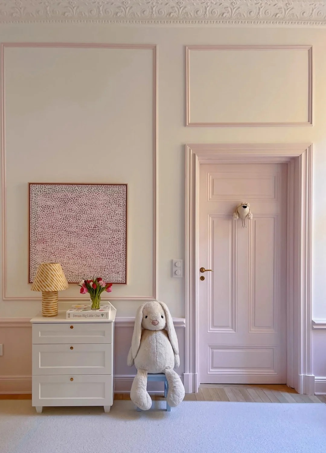 Căn nh&agrave; gam pastel của nữ thiết kế Thụy Điển kh&ocirc;ng hề 