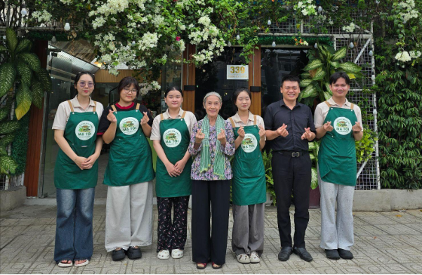 Lẩu khổ qua rừng và làn sóng ăn lành giữa phố thị - Ảnh 3. Lẩu khổ qua rừng và làn sóng ăn lành giữa phố thị - Ảnh 3.