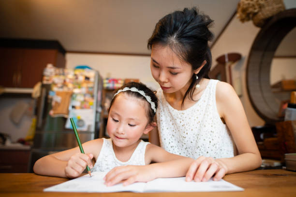Người phụ nữ được mệnh danh l&agrave; &ldquo;b&agrave; mẹ th&agrave;nh c&ocirc;ng nhất&rdquo; đ&atilde; nu&ocirc;i dạy con 10 tuổi th&agrave;nh thạo 13 ng&ocirc;n ngữ như thế n&agrave;o? - Ảnh 3.