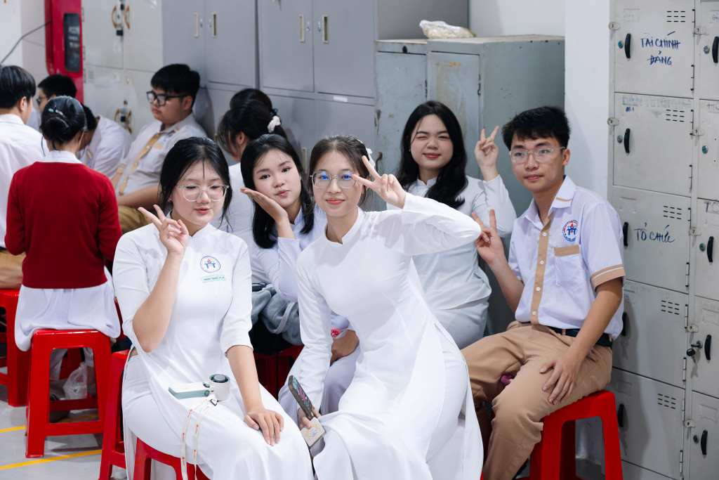Khai giảng năm học mới tại THPT Võ trường Toản với không gian học tập hiện đại - Ảnh 7. Khai giảng năm học mới tại THPT Võ trường Toản với không gian học tập hiện đại - Ảnh 7.