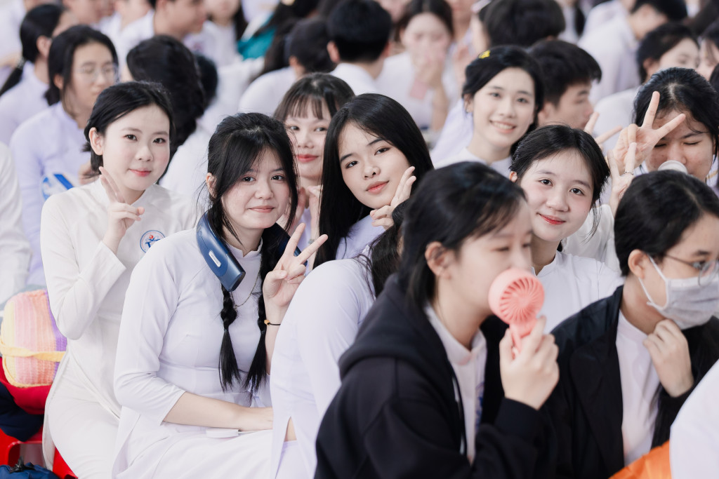 Khai giảng năm học mới tại THPT Võ trường Toản với không gian học tập hiện đại - Ảnh 13. Khai giảng năm học mới tại THPT Võ trường Toản với không gian học tập hiện đại - Ảnh 13.