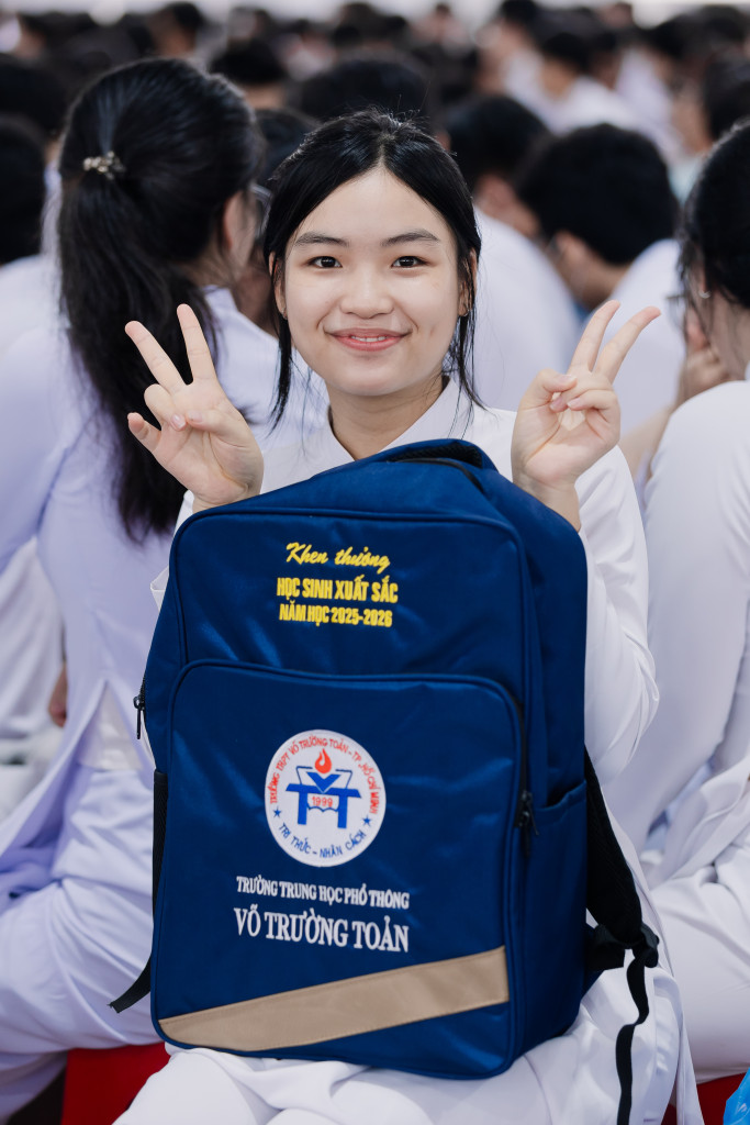 Khai giảng năm học mới tại THPT Võ trường Toản với không gian học tập hiện đại - Ảnh 15. Khai giảng năm học mới tại THPT Võ trường Toản với không gian học tập hiện đại - Ảnh 15.