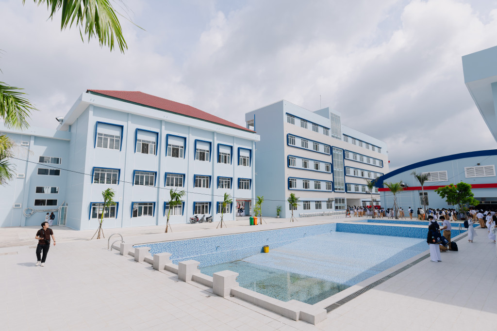 Khai giảng năm học mới tại THPT Võ trường Toản với không gian học tập hiện đại - Ảnh 10. Khai giảng năm học mới tại THPT Võ trường Toản với không gian học tập hiện đại - Ảnh 10.