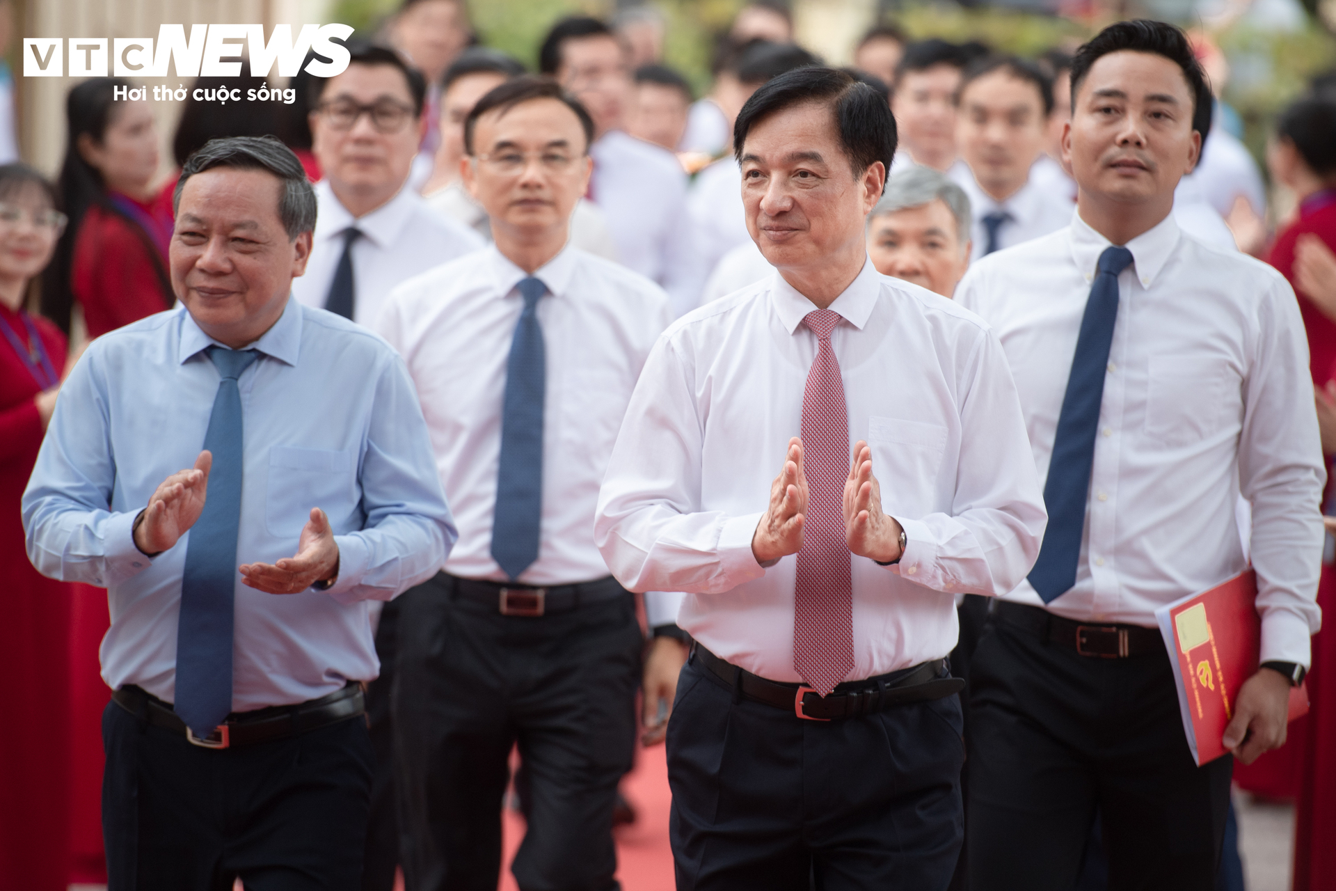 Lễ khai giảng đặc biệt tại x&atilde; đảo Minh Ch&acirc;u: Khai mở tương lai gi&aacute;o dục 2026 - Ảnh 3.