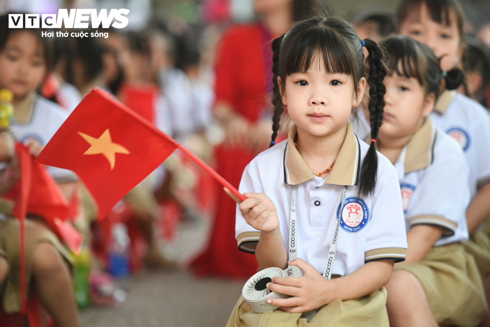 Lễ khai giảng đặc biệt tại x&atilde; đảo Minh Ch&acirc;u: Khai mở tương lai gi&aacute;o dục 2026 - Ảnh 5.