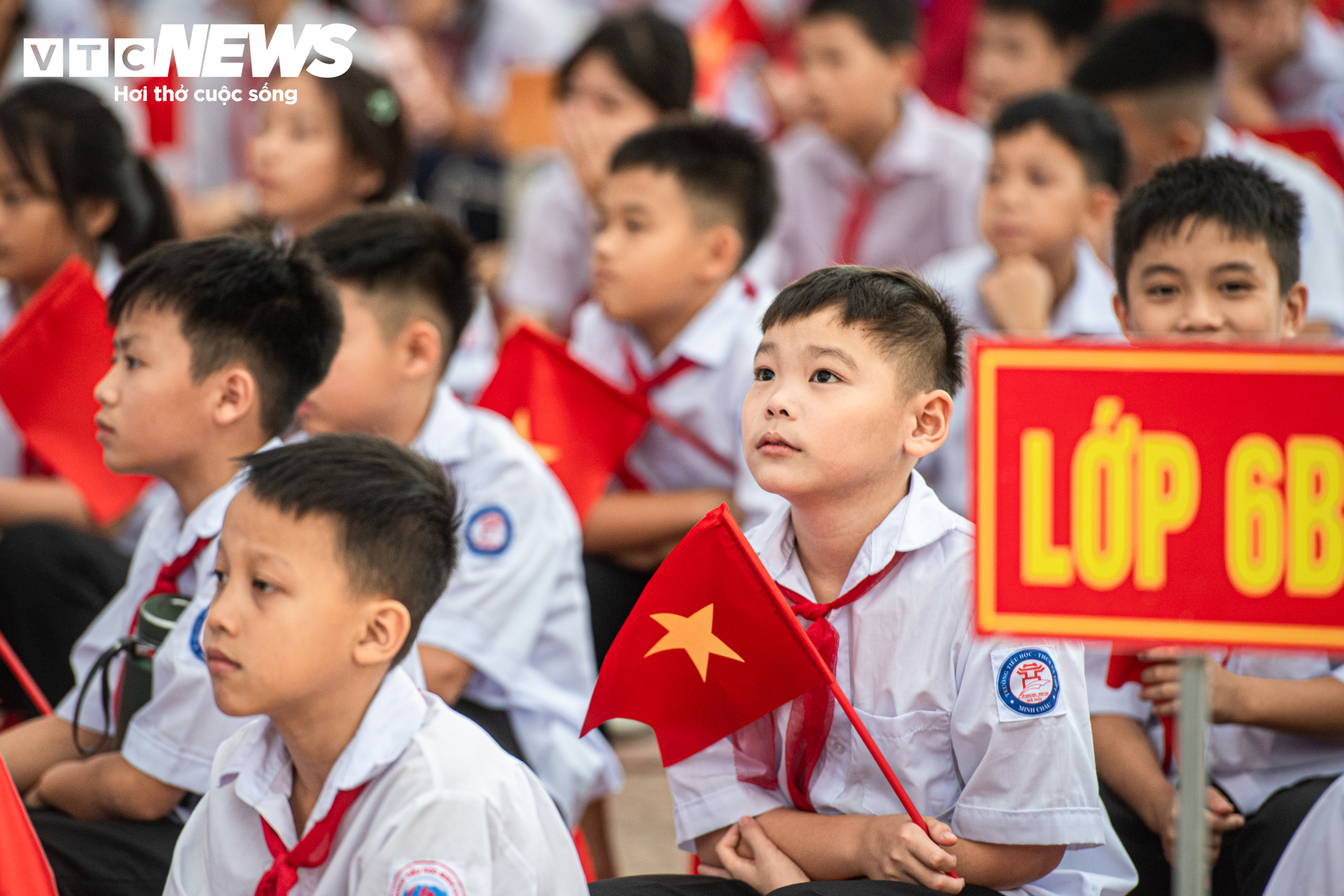 Lễ khai giảng đặc biệt tại x&atilde; đảo Minh Ch&acirc;u: Khai mở tương lai gi&aacute;o dục 2026 - Ảnh 4.