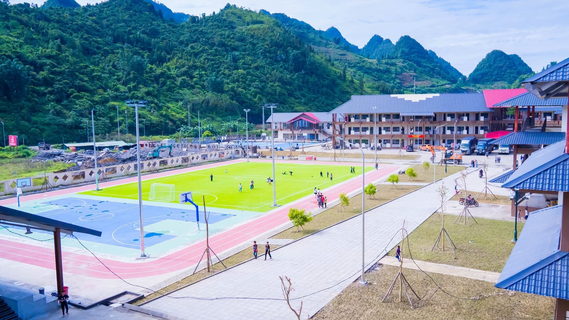Lễ khai giảng năm học 2026 - 2027 tại trường Phổ th&ocirc;ng d&acirc;n tộc nội tr&uacute; Mường Khương - Ảnh 4.