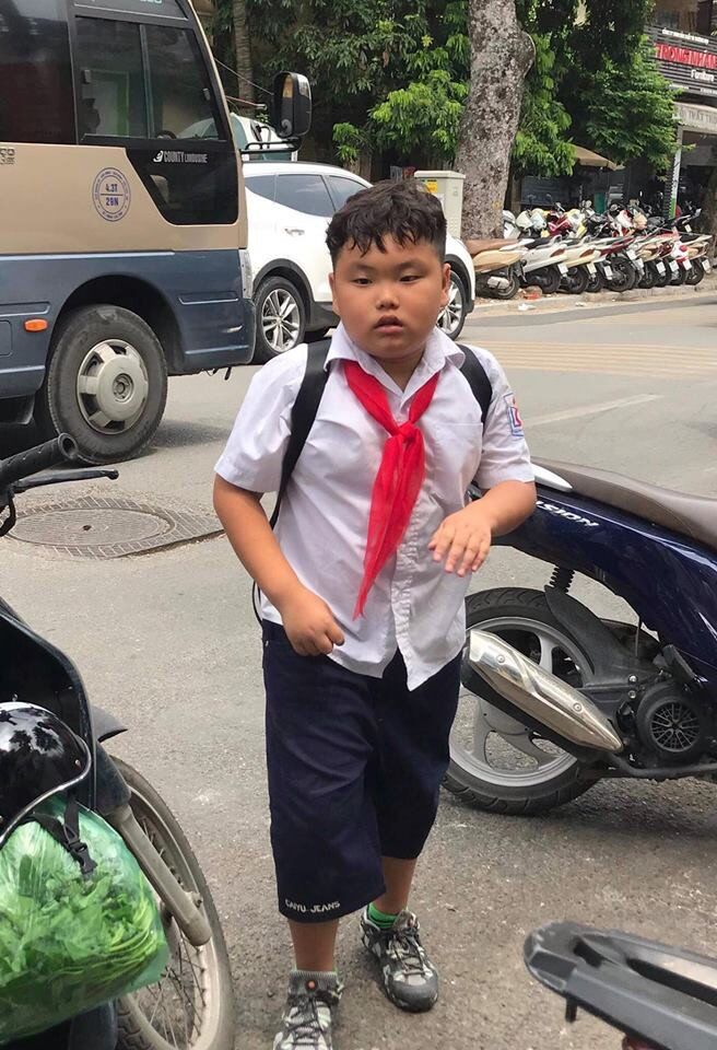 D&ugrave; bao nhi&ecirc;u m&ugrave;a khai giảng tr&ocirc;i qua, bức ảnh n&agrave;y vẫn l&agrave; huyền thoại: Cậu b&eacute; trong ảnh giờ 