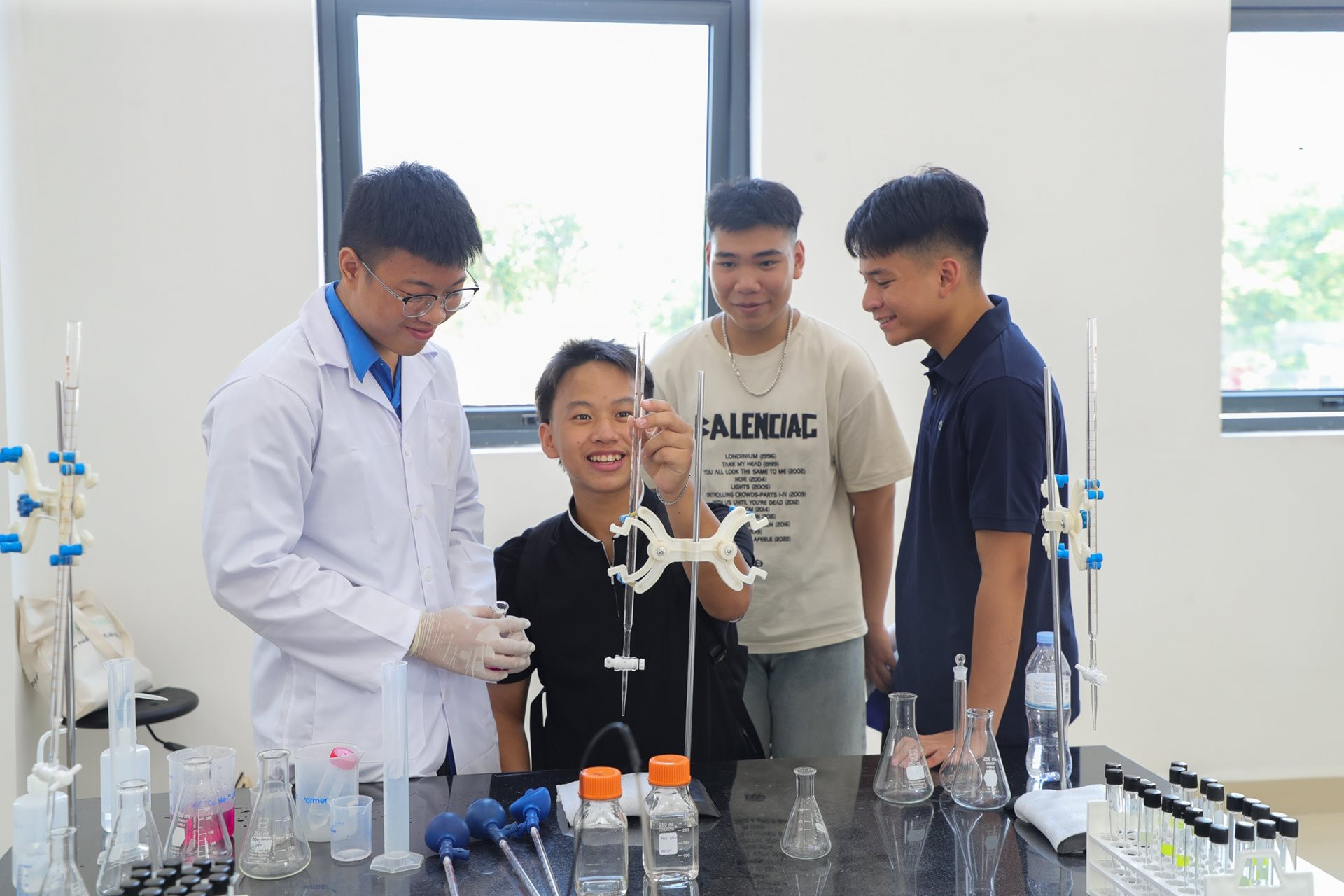 Đại học Quốc gia H&agrave; Nội đ&oacute;n 17 . 000 Sinh vi&ecirc;n mới v&agrave; ph&aacute;t triển hạ tầng hiện đại - Ảnh 8.
