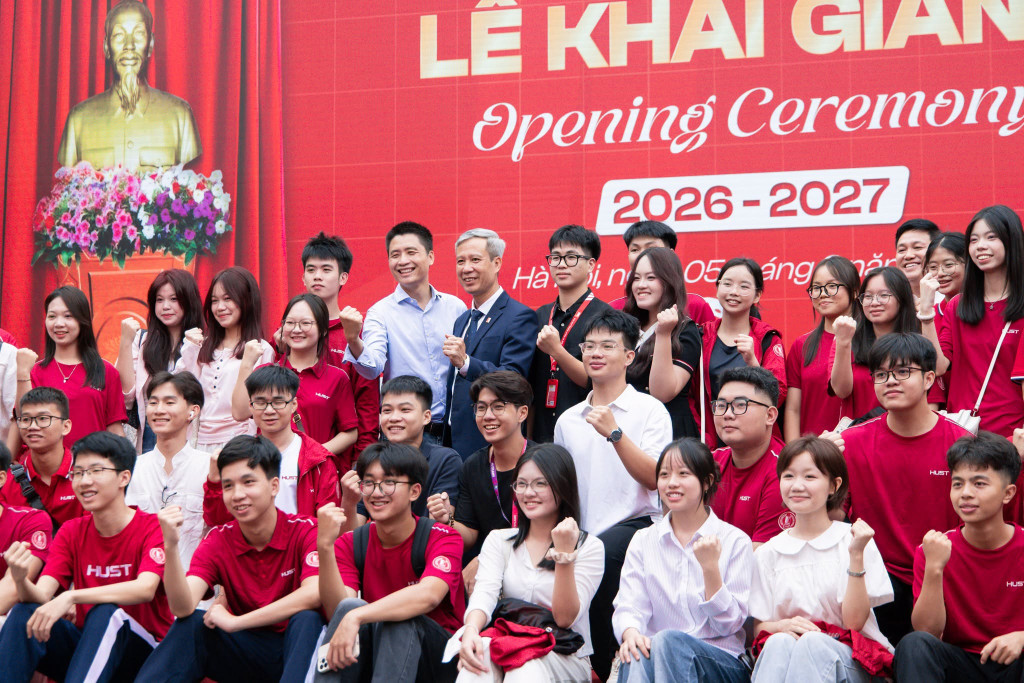 V&igrave; sao nữ sinh n&agrave;y được chọn đại diện gần 9.700 t&acirc;n sinh vi&ecirc;n ph&aacute;t biểu tại lễ khai giảng B&aacute;ch khoa 2026? Profile l&agrave; c&acirc;u trả lời! - Ảnh 6.