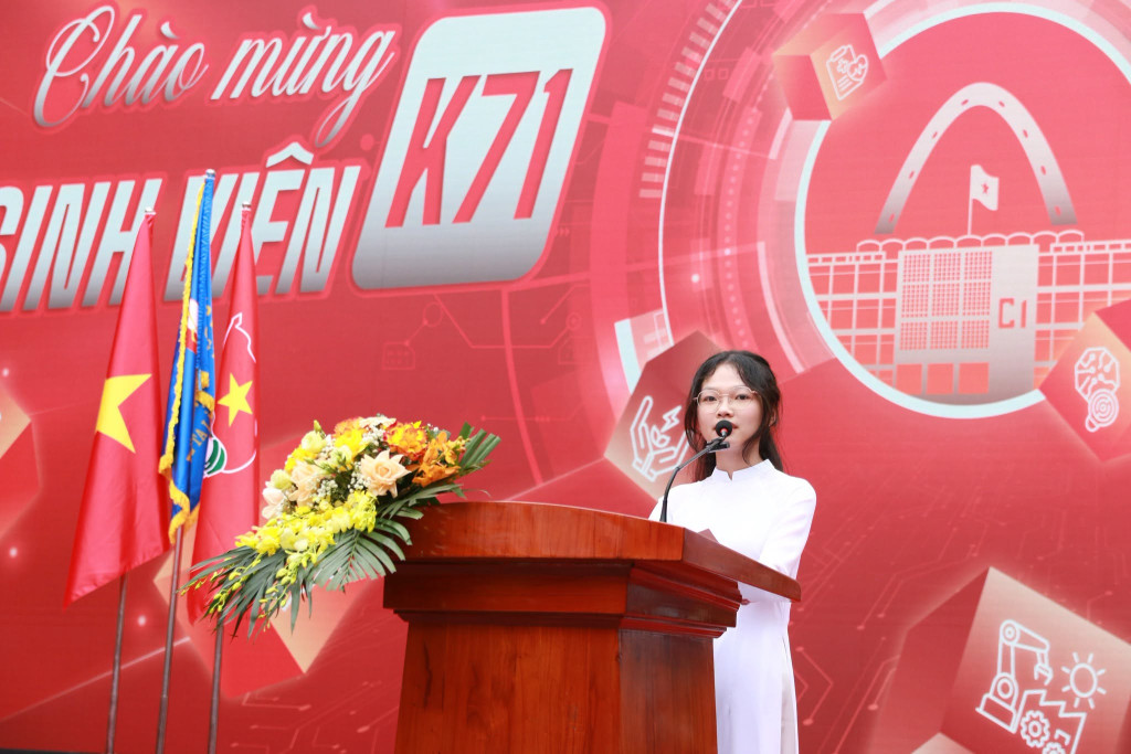 V&igrave; sao nữ sinh n&agrave;y được chọn đại diện gần 9.700 t&acirc;n sinh vi&ecirc;n ph&aacute;t biểu tại lễ khai giảng B&aacute;ch khoa 2026? Profile l&agrave; c&acirc;u trả lời! - Ảnh 1.