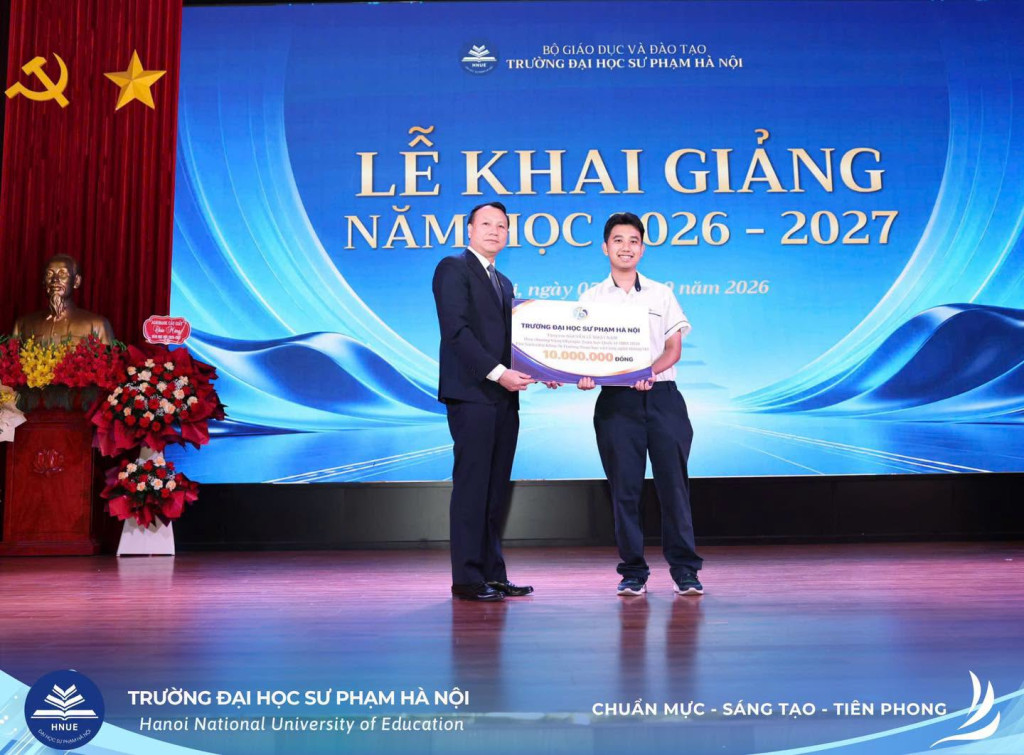 Đừng cho phụ huynh nh&igrave;n danh s&aacute;ch t&acirc;n sinh vi&ecirc;n ĐH Sư phạm H&agrave; Nội năm nay, to&agrave;n 