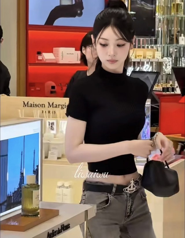 Bức ảnh si&ecirc;u thực của &ldquo;tiểu Song Hye Kyo&rdquo;- Ảnh 4.