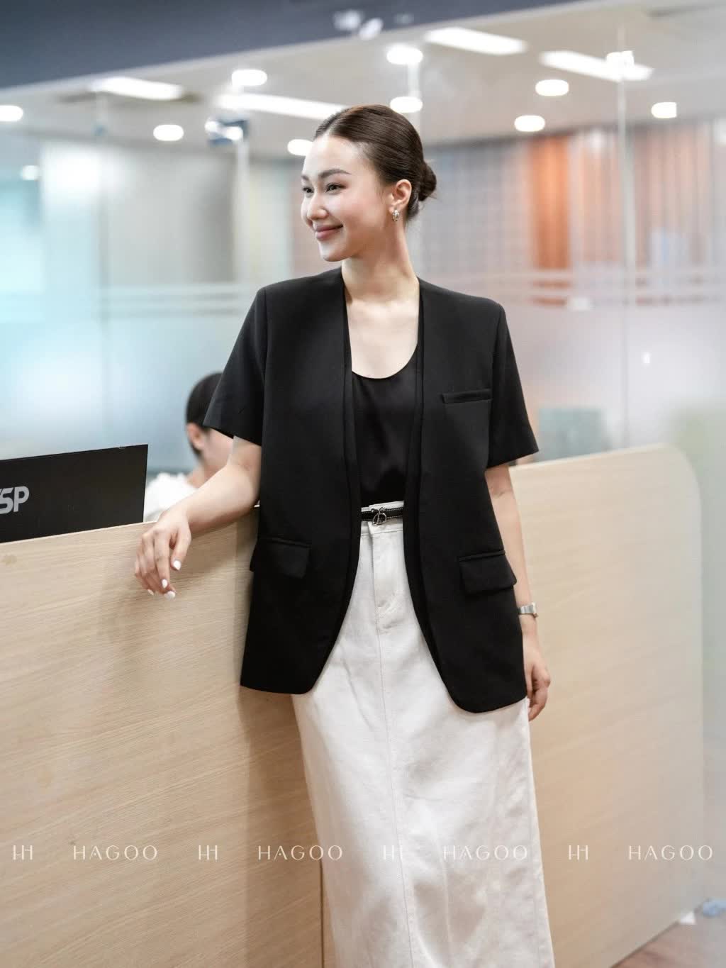 N&agrave;ng blogger Ph&aacute;p c&oacute; style chuẩn old money: Đơn giản m&agrave; cũng đầy tinh tế - Ảnh 11.