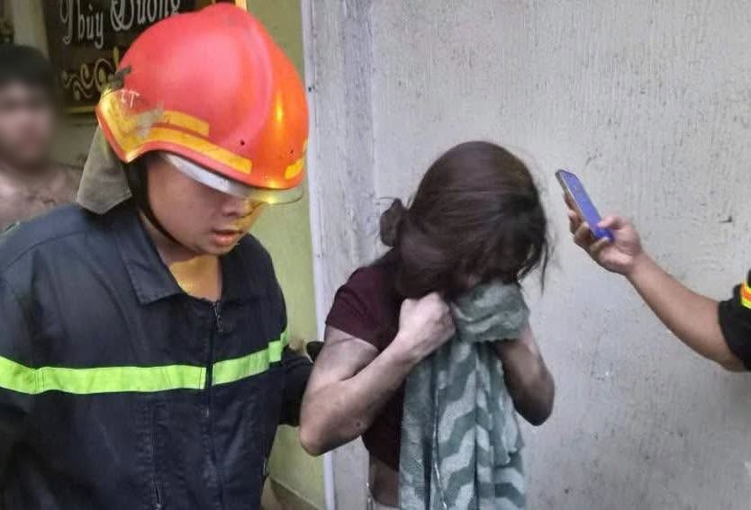 Vụ ch&aacute;y kh&aacute;ch sạn ở tp . Hcm: 2 Người tử vong v&agrave; 17 nạn nh&acirc;n bị bỏng - Ảnh 3.