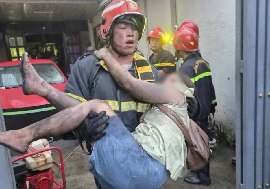 Vụ ch&aacute;y kh&aacute;ch sạn ở tp . Hcm: 2 Người tử vong v&agrave; 17 nạn nh&acirc;n bị bỏng - Ảnh 1.