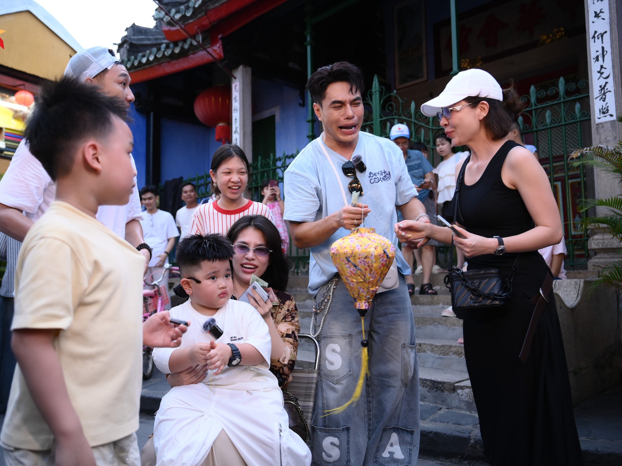 Tập 2 Bố Ơi: C&aacute;c &ocirc;ng bố &ldquo;mưu sinh&rdquo; giữa Hội An, Phương Nam bật kh&oacute;c khi đọc thư của bố sau hơn 20 năm &iacute;t tr&ograve; chuyện- Ảnh 6.