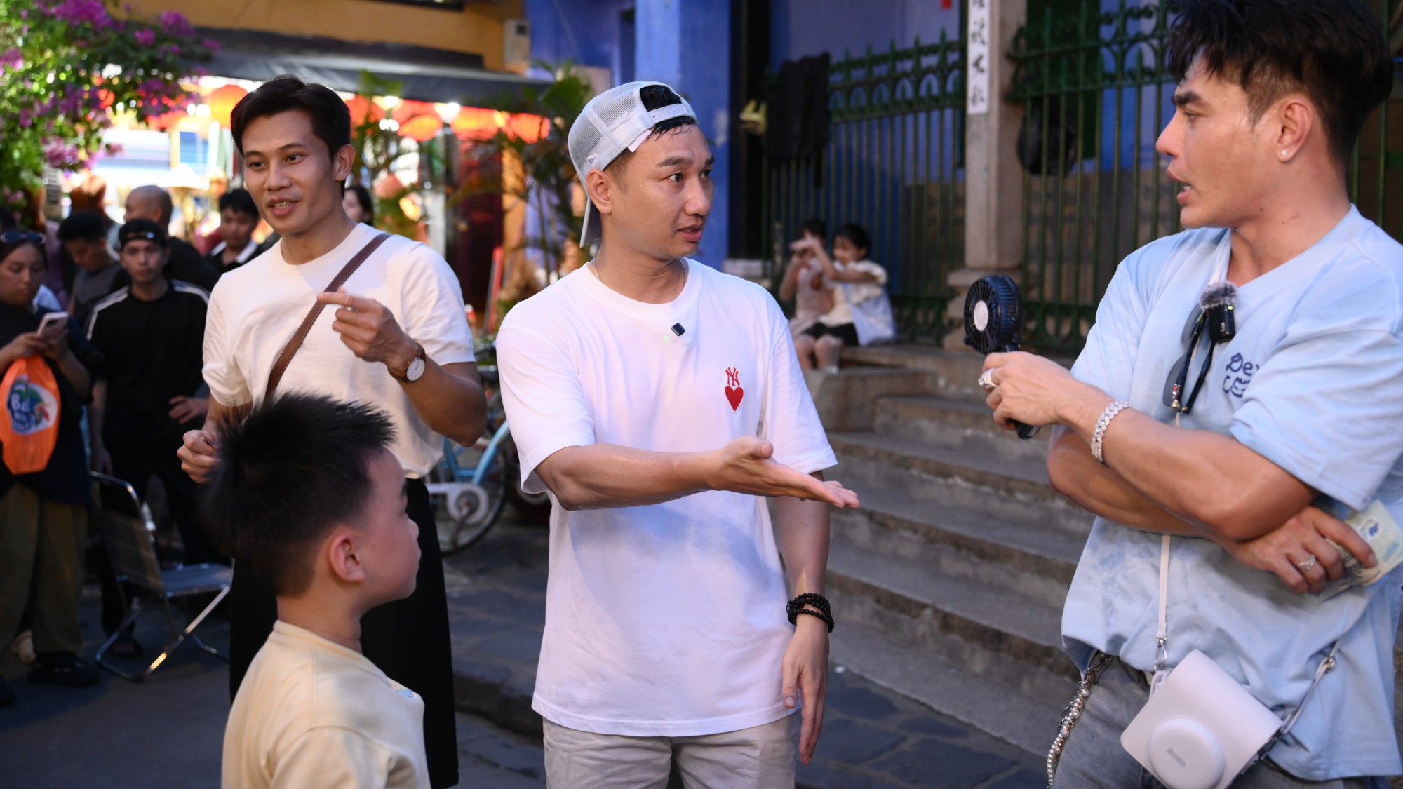 Tập 2 Bố Ơi: C&aacute;c &ocirc;ng bố &ldquo;mưu sinh&rdquo; giữa Hội An, Phương Nam bật kh&oacute;c khi đọc thư của bố sau hơn 20 năm &iacute;t tr&ograve; chuyện- Ảnh 4.