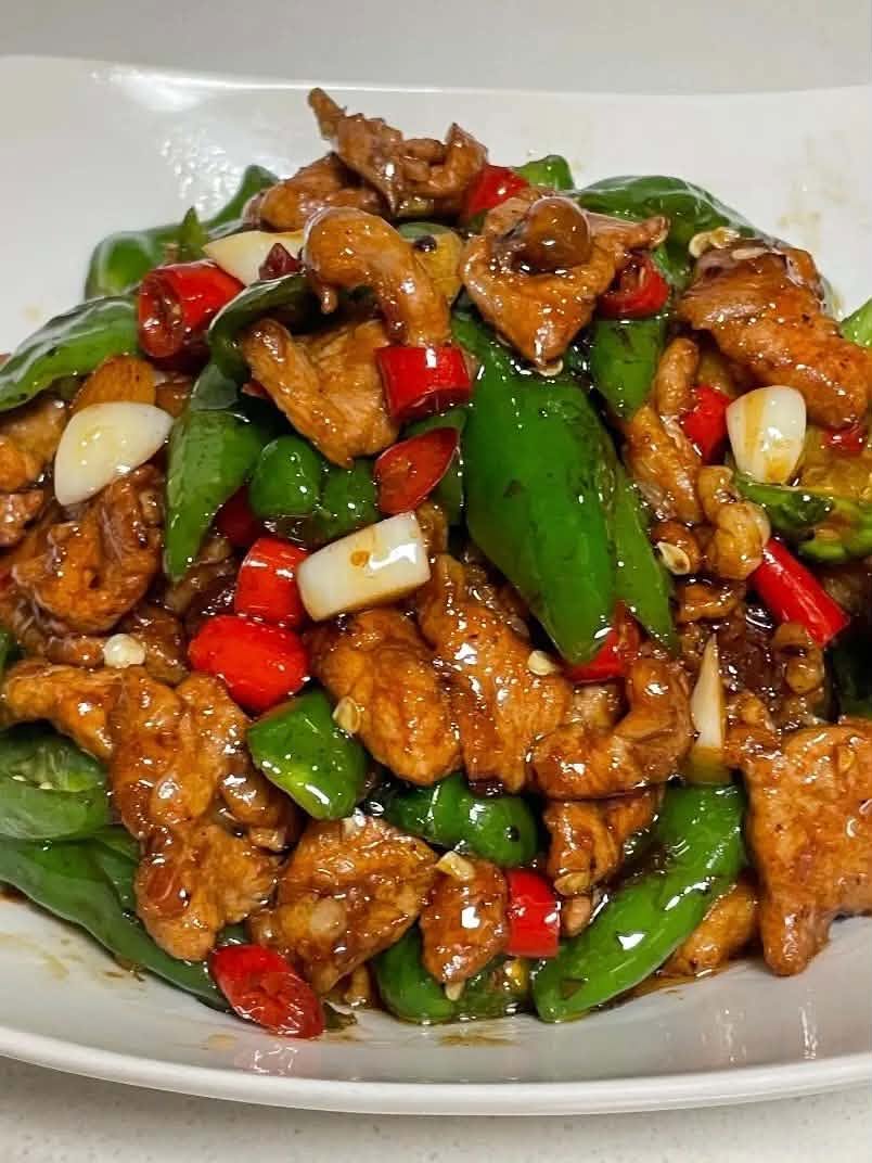 4 C&aacute;ch chế biến ức g&agrave; ngon miệng, dễ l&agrave;m, đặc biệt m&oacute;n cuối với hương vị tỏi đậm đ&agrave; - Ảnh 1.