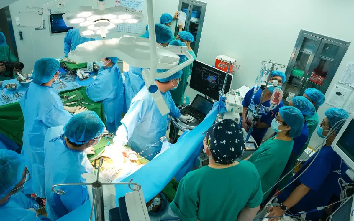 Em trai hiến gan cứu anh mắc ung thư gan th&agrave;nh c&ocirc;ng tại Bệnh viện Thống Nhất - Ảnh 1.
