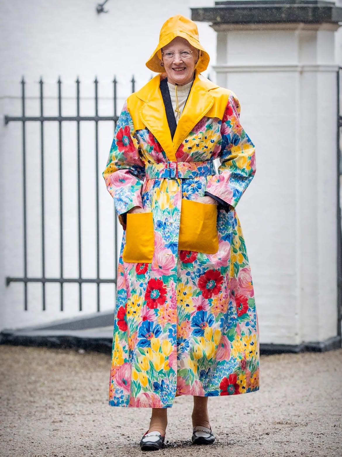 Nữ hoàng Margrethe II - “bậc thầy” của phong cách whimsy, mặc đẹp theo cách chẳng giống ai- Ảnh 5.
