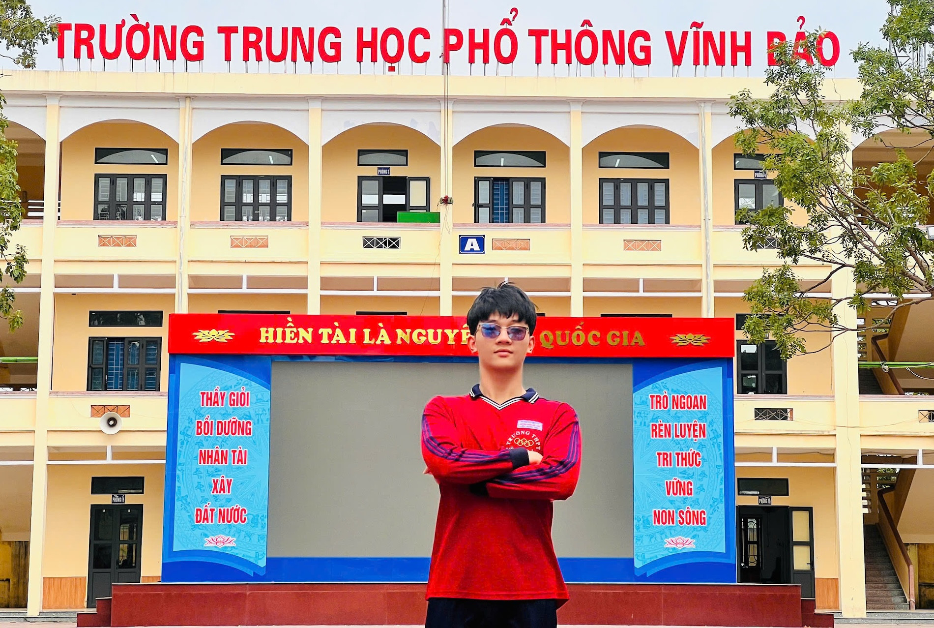 Một trường đại học Việt Nam g&acirc;y ch&uacute; &yacute; với lễ vinh danh c&aacute;c t&acirc;n sinh vi&ecirc;n to&agrave;n 
