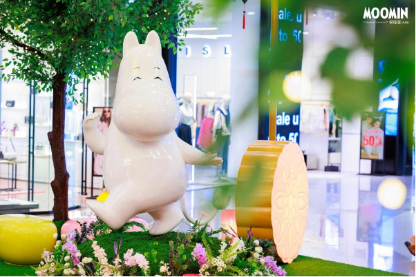 Lần đầu ti&ecirc;n tại Crescent Mall: Cụm trang tr&iacute; Moonlit Moominvalley được t&aacute;i hiện trong m&ugrave;a Trung Thu Trăng Tr&ograve;n Trọn T&igrave;nh Th&acirc;n - Ảnh 3.