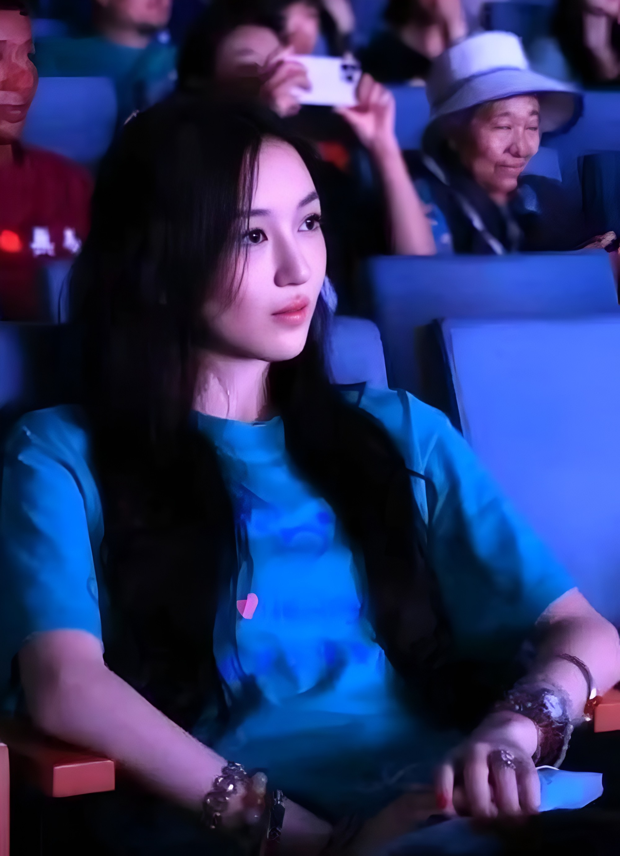Con g&aacute;i Vương Phi v&agrave; Triệu Vy: C&ugrave;ng điểm xuất ph&aacute;t nhưng cuộc đời lại rẽ sang 2 hướng - Ảnh 7.