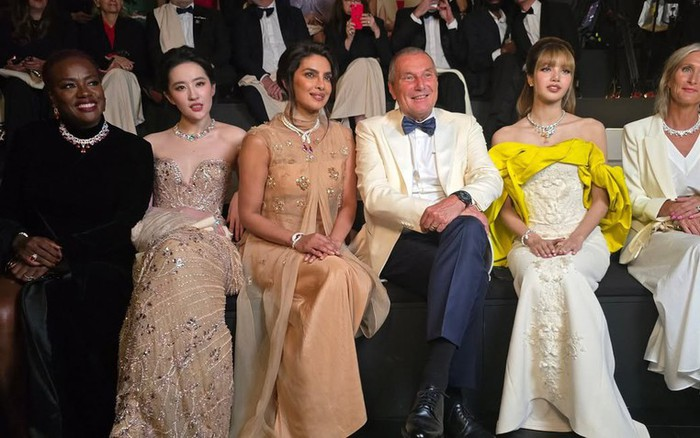 Lưu Diệc Phi và Hồ Ngọc Hà: Cuộc chiến truyền thông tại sự kiện BVLGARI 2026 - Ảnh 7. Lưu Diệc Phi và Hồ Ngọc Hà: Cuộc chiến truyền thông tại sự kiện BVLGARI 2026 - Ảnh 7.
