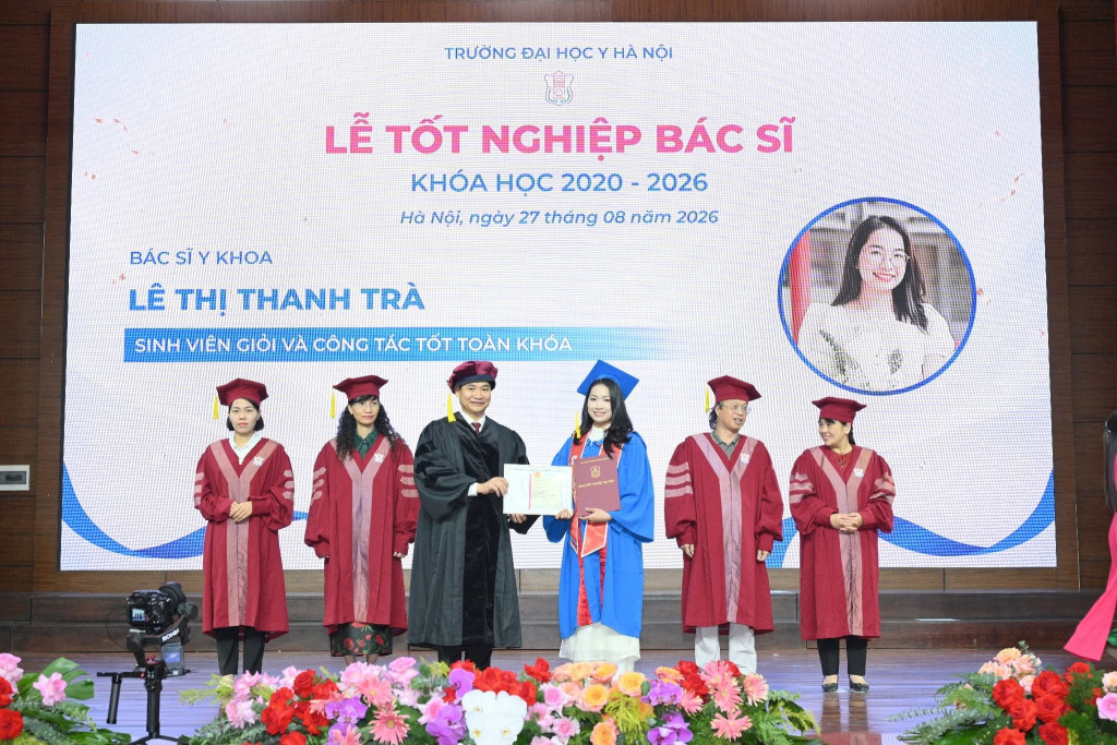 Nữ b&aacute;c sĩ duy nhất top 10 b&aacute;c sĩ nội tr&uacute; Đại học Y H&agrave; Nội 2026 - Ảnh 1.